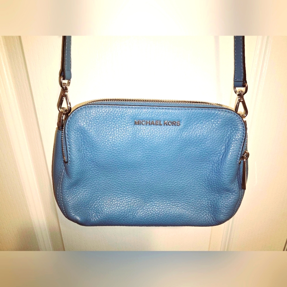 Michael Kors shoulder or crossbody purse